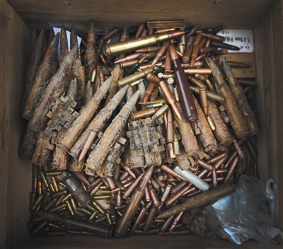 北京警方收繳近千槍支及彈藥、管制刀具等集中入庫